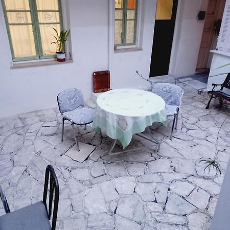 Στην Αυλή Της Ράχης Apartment กาลามาตา ภายนอก รูปภาพ