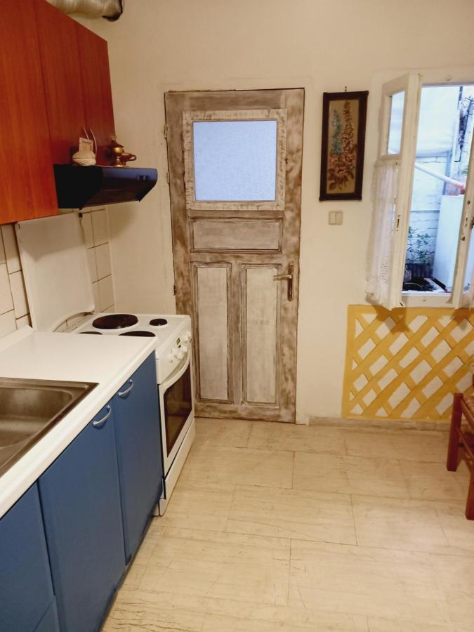 Στην Αυλή Της Ράχης Apartment กาลามาตา ภายนอก รูปภาพ