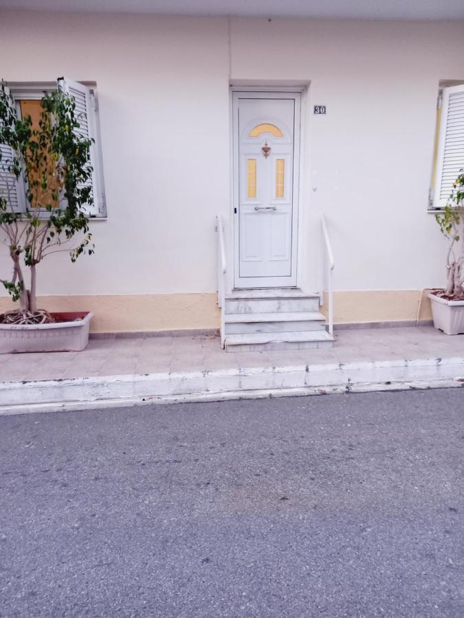 Στην Αυλή Της Ράχης Apartment กาลามาตา ภายนอก รูปภาพ