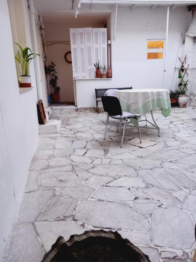 Στην Αυλή Της Ράχης Apartment กาลามาตา ภายนอก รูปภาพ